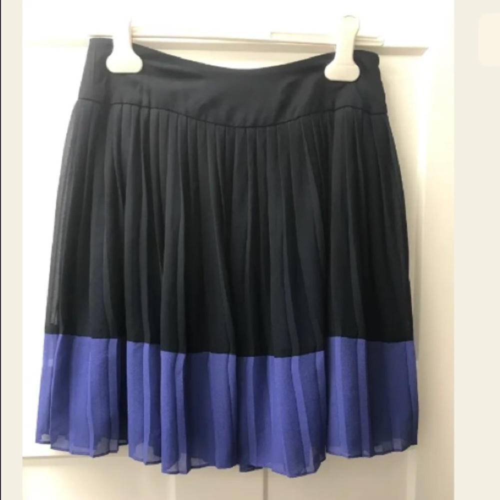 LOFT Women’s Pleated Flowy Full Skirt Two Tone